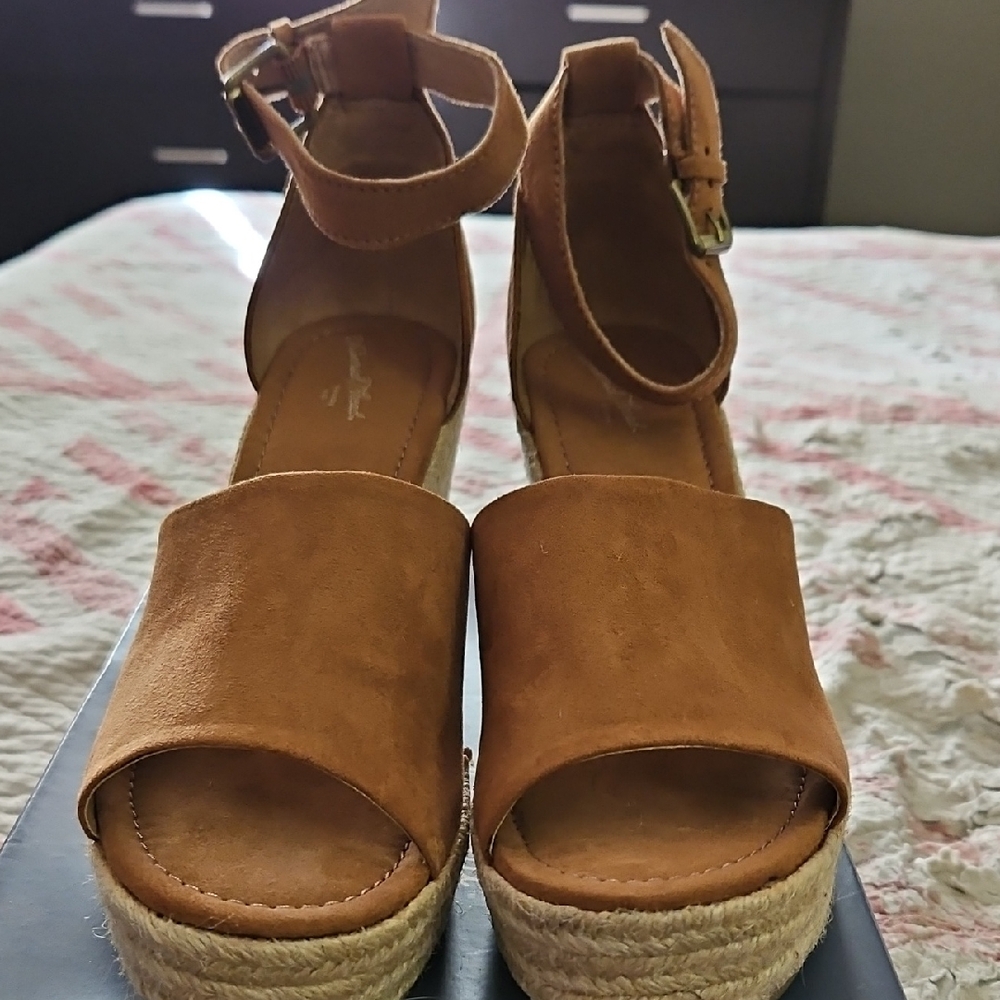 Universal Thread Brown Espadrille Wedges